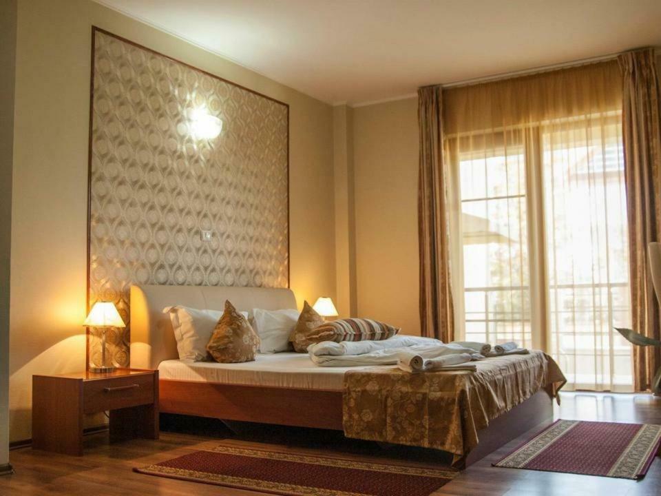 Vila Noa Hotell Năvodari Exteriör bild